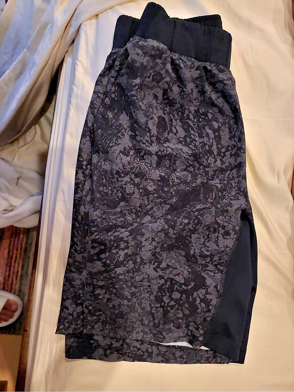 Lulu black digital camo short